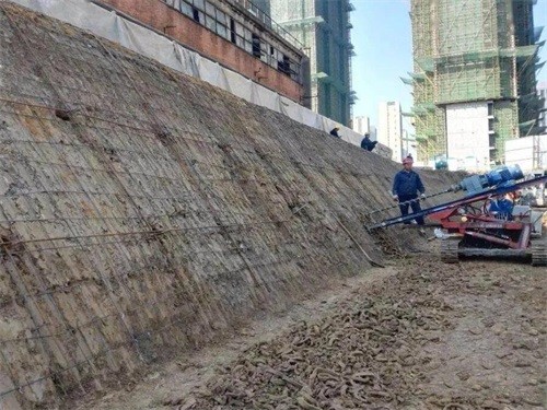城关建筑边坡支护